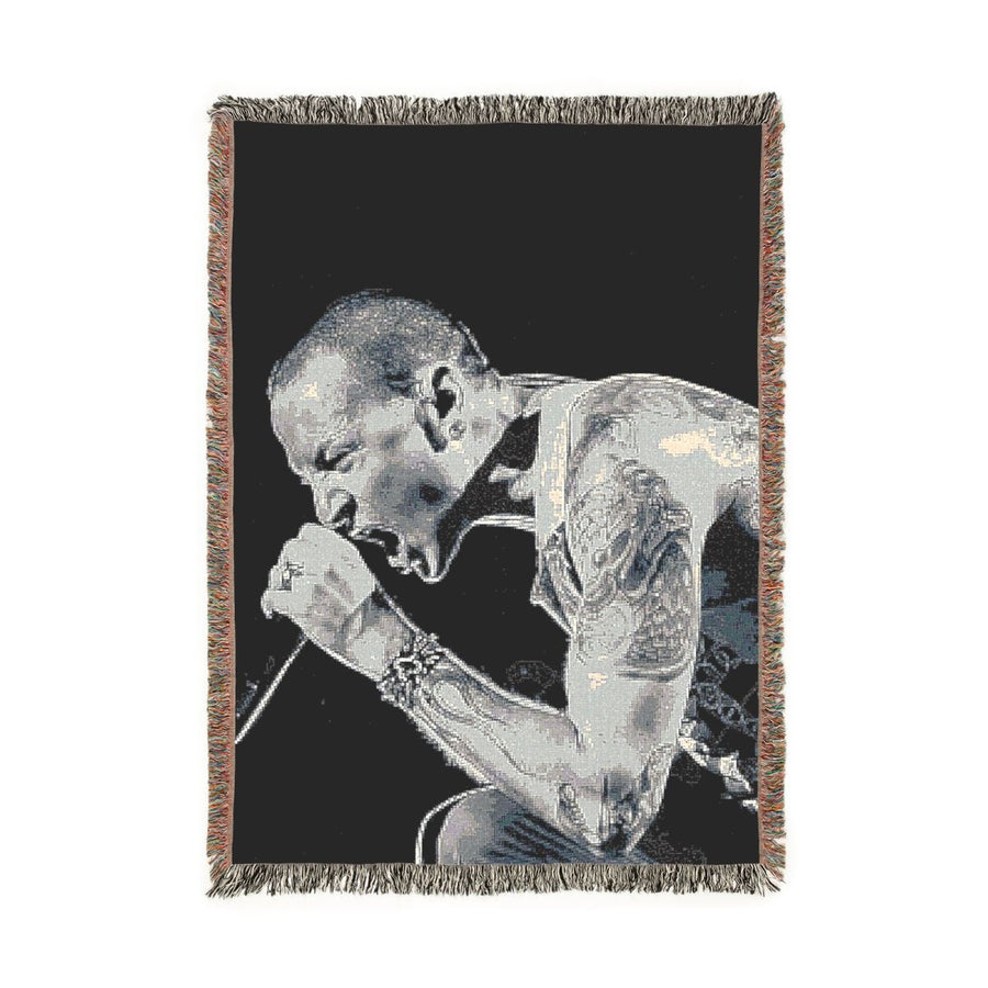 Linkin Park – Chester Live Scream Woven Blanket
